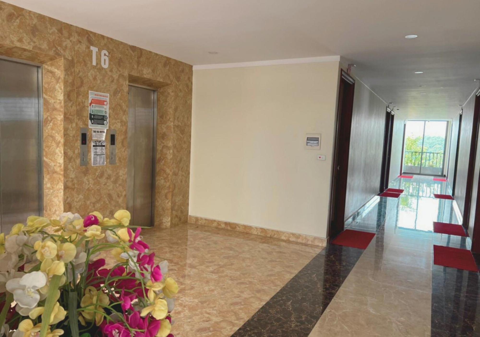Thu Ha Hotel Uong Bi Bagian luar foto