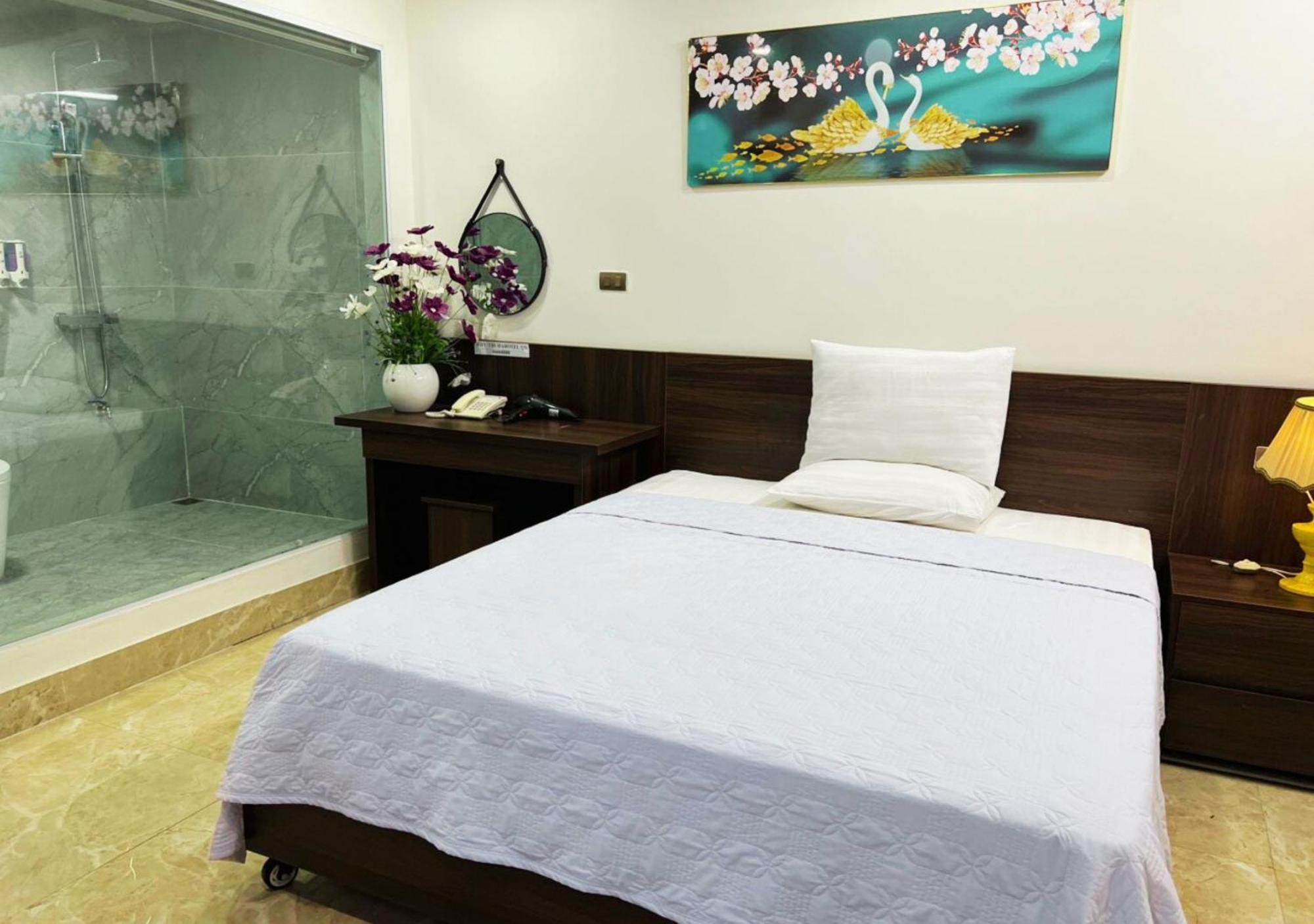 Thu Ha Hotel Uong Bi Bagian luar foto