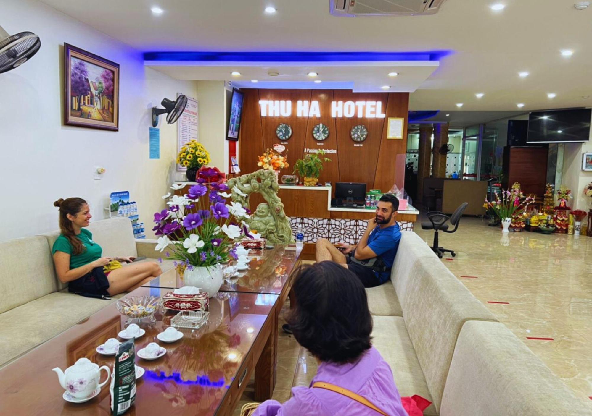 Thu Ha Hotel Uong Bi Bagian luar foto