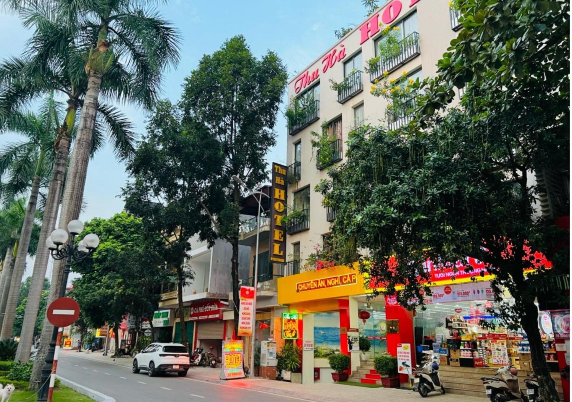 Thu Ha Hotel Uong Bi Bagian luar foto